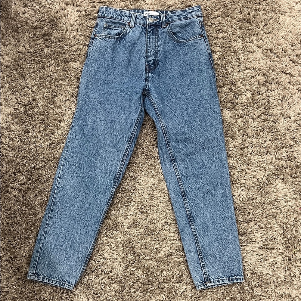 ZARA Women’s Size 4 High-Waisted Straight Leg Jeans – Light Wash
